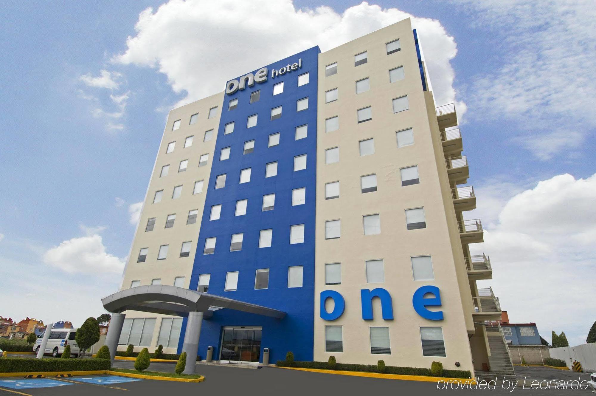 One Toluca Aeropuerto Hotel Exterior photo